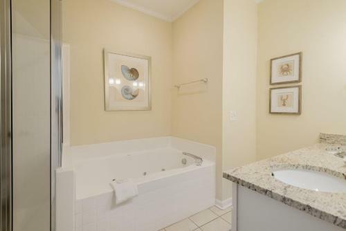 101 Waters Edge - Pool