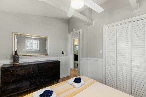 1684 E Ashley - Sol Searcher - 2 Bedrooms