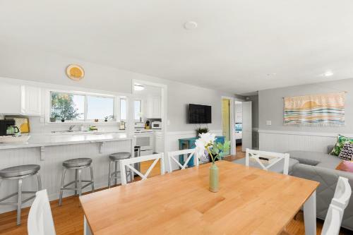 1684 E Ashley - Sol Searcher - 2 Bedrooms