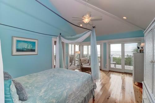 513 East Arctic