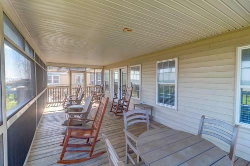 225 East Arctic