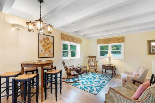 612 E Ashley - Shore Beats Work - 4 Bedrooms