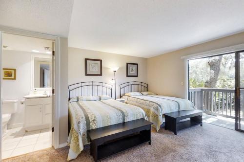 Hickory Cove 18