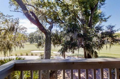 Hickory Cove 18