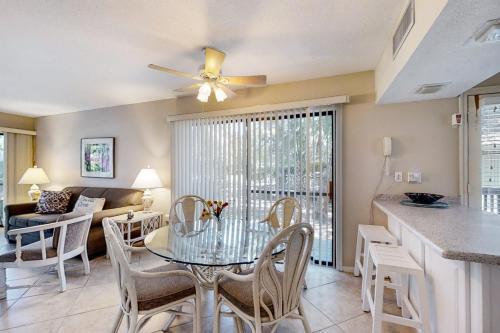 Hickory Cove 18