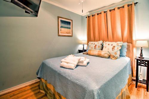 Updated Resort Villa With Pool Access, Steps To Beach