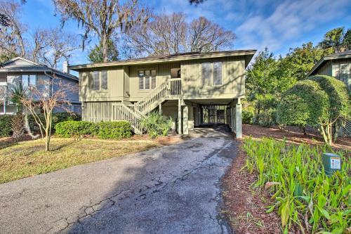 Hilton Head Hideaway - Walk To Beach And Golf Club!