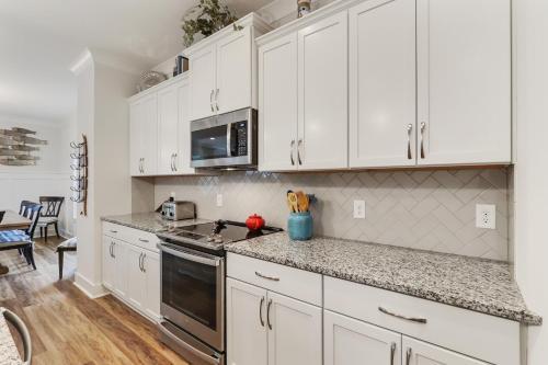 Costa Living - New Designer Beachside Home & Pool Home