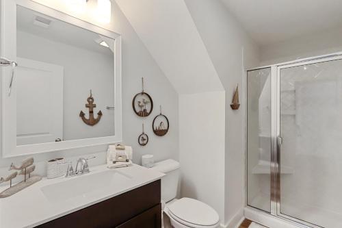 Costa Living - New Designer Beachside Home & Pool Home