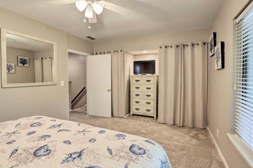 Beach Pebble Townhome About Quarter Mile To Ocean!