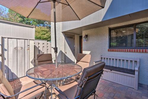 Beach Pebble Townhome About Quarter Mile To Ocean!
