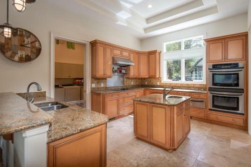 1 Brigantine Eight Br Home Private Pool