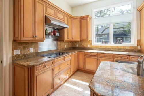 1 Brigantine Eight Br Home Private Pool