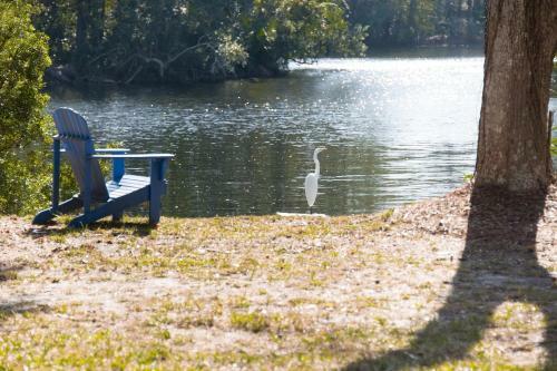 ?offshore Breeze? Retreat W/ Pond & Private Dock Home