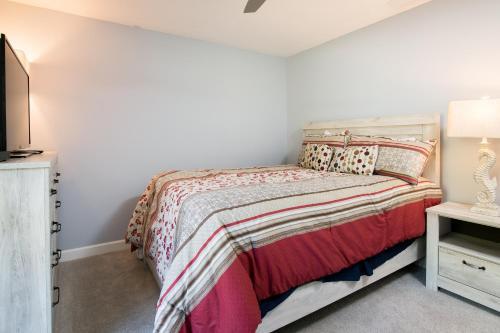 ?offshore Breeze? Retreat W/ Pond & Private Dock Home