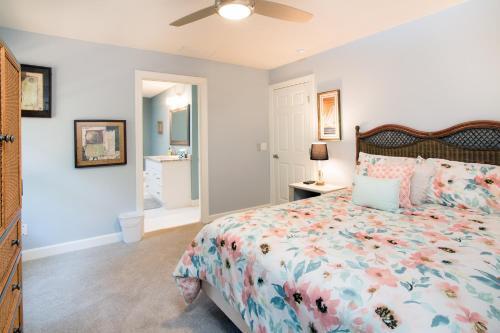 ?offshore Breeze? Retreat W/ Pond & Private Dock Home