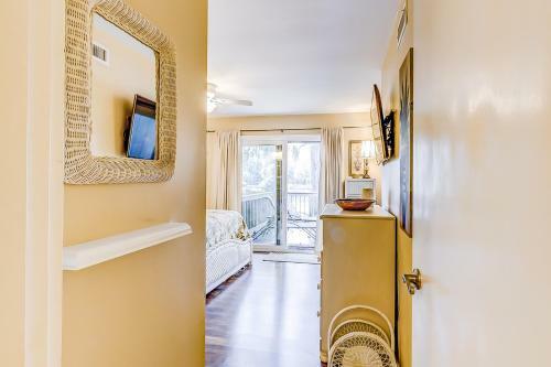 Queens Grant 717