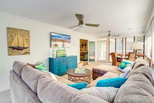 3 Twin Oaks Lane