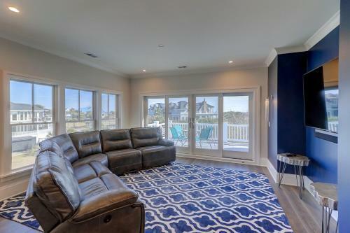 3 46th Avenue