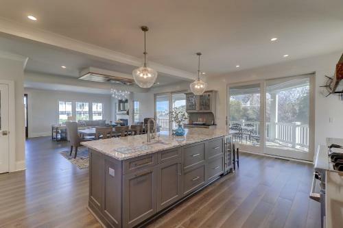 3 46th Avenue