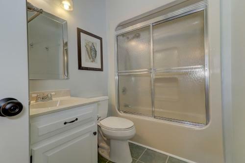 8 44th Avenue