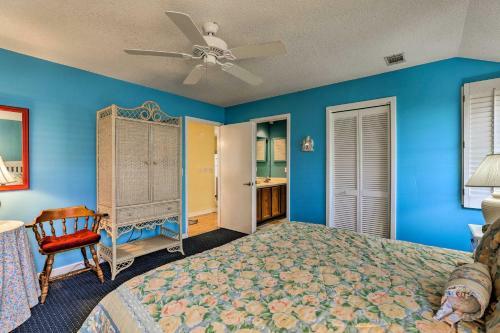 Breezy Southern Retreat With Deck - Walk To Beach!