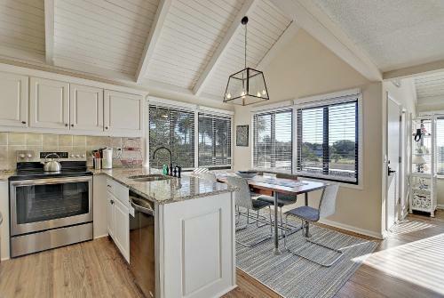 Updated Seabrook Villa -- Near Beach & Pool! Villa