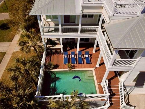 1 Palm Court