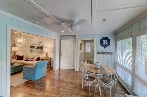 35 Twin Oaks