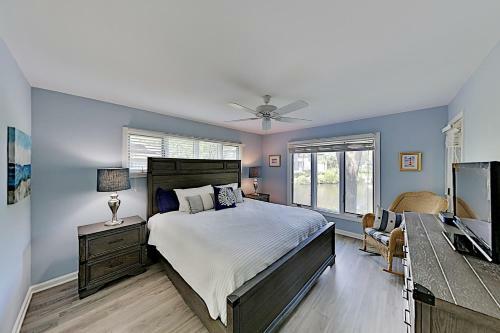 Updated Beach Villa With Private Lagoon-view Balcony Villa