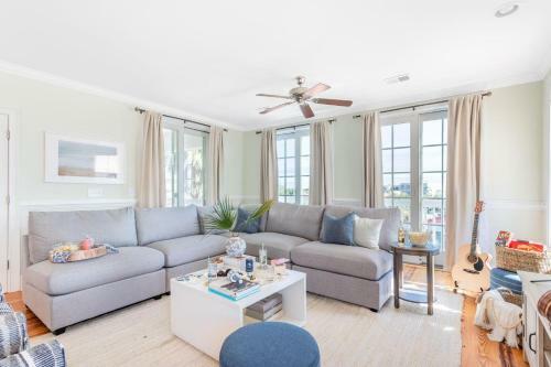 Sand Dune & Sea Shell - 2 Home Rental W 12 Brs