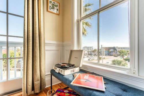 Sand Dune & Sea Shell - 2 Home Rental W 12 Brs