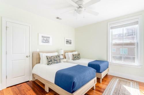 Sand Dune & Sea Shell - 2 Home Rental W 12 Brs