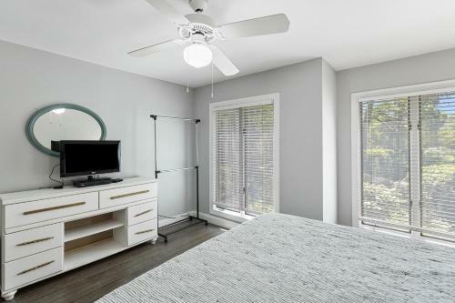 4523 Parkside Villa