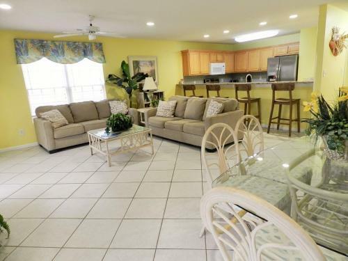 Beach Hutt Home