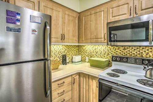 Apartamento Beautiful Lakefront Condo - 5 Min Walk To Beach!