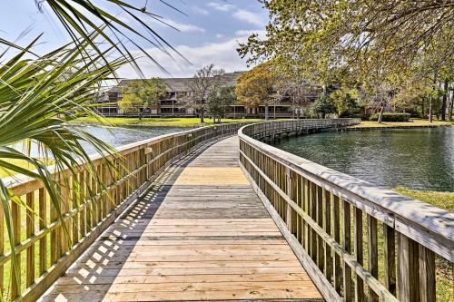 Apartamento Beautiful Lakefront Condo - 5 Min Walk To Beach!