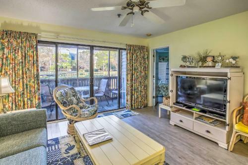 Apartamento Beautiful Lakefront Condo - 5 Min Walk To Beach!