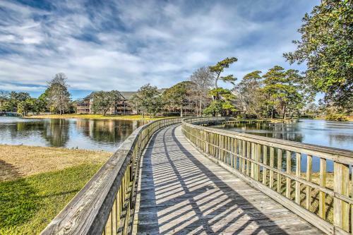 Apartamento Beautiful Lakefront Condo - 5 Min Walk To Beach!