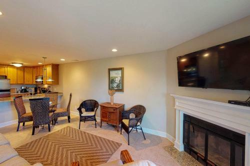 2123 Bay Point