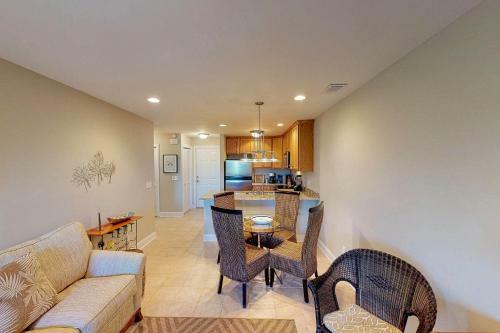 2123 Bay Point