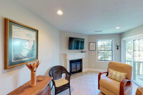 2123 Bay Point