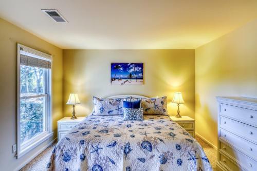 445 Golf Shores