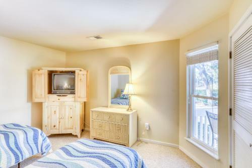 445 Golf Shores
