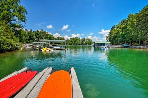 Lakefront Keowee Retreat With Dock About 14 Mi To Clemson