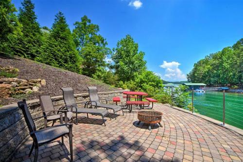 Lakefront Keowee Retreat With Dock About 14 Mi To Clemson