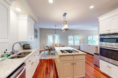 3074 Baywood