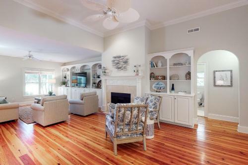 3074 Baywood