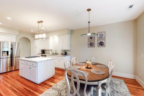 3074 Baywood
