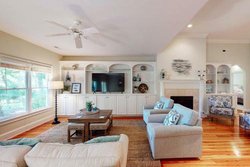 3074 Baywood